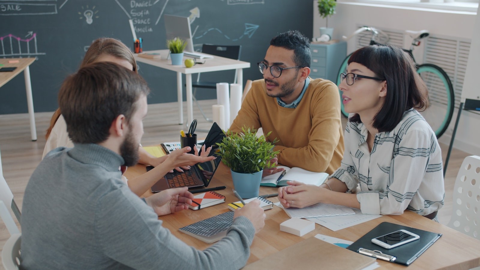 Marque employeur en PME : sept étapes, huit résultats chiffrés et pilotage RH-marketing sous dix semaines