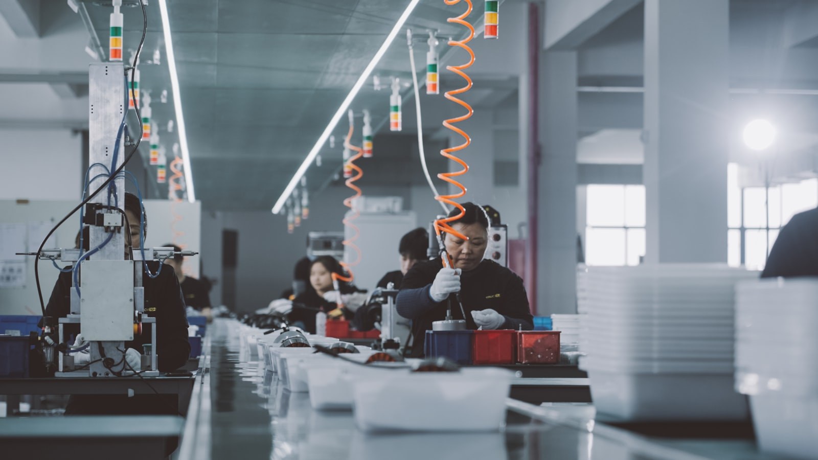 Réduction des erreurs opérationnelles par automation en PME : méthode en six étapes pour structurer huit catégories d'erreurs et obtenir une réduction de 90 % en huit semaines
