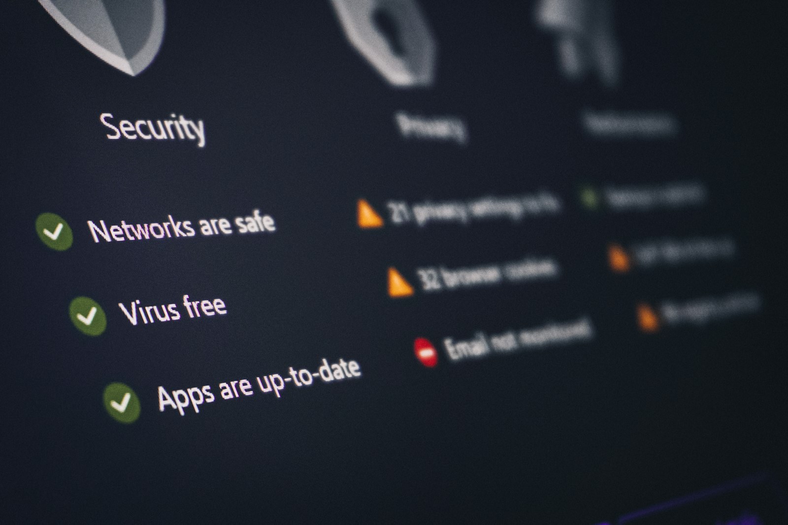 Sécuriser les données client en PME contre les cybermenaces : six étapes fondamentales et huit indicateurs de maturité