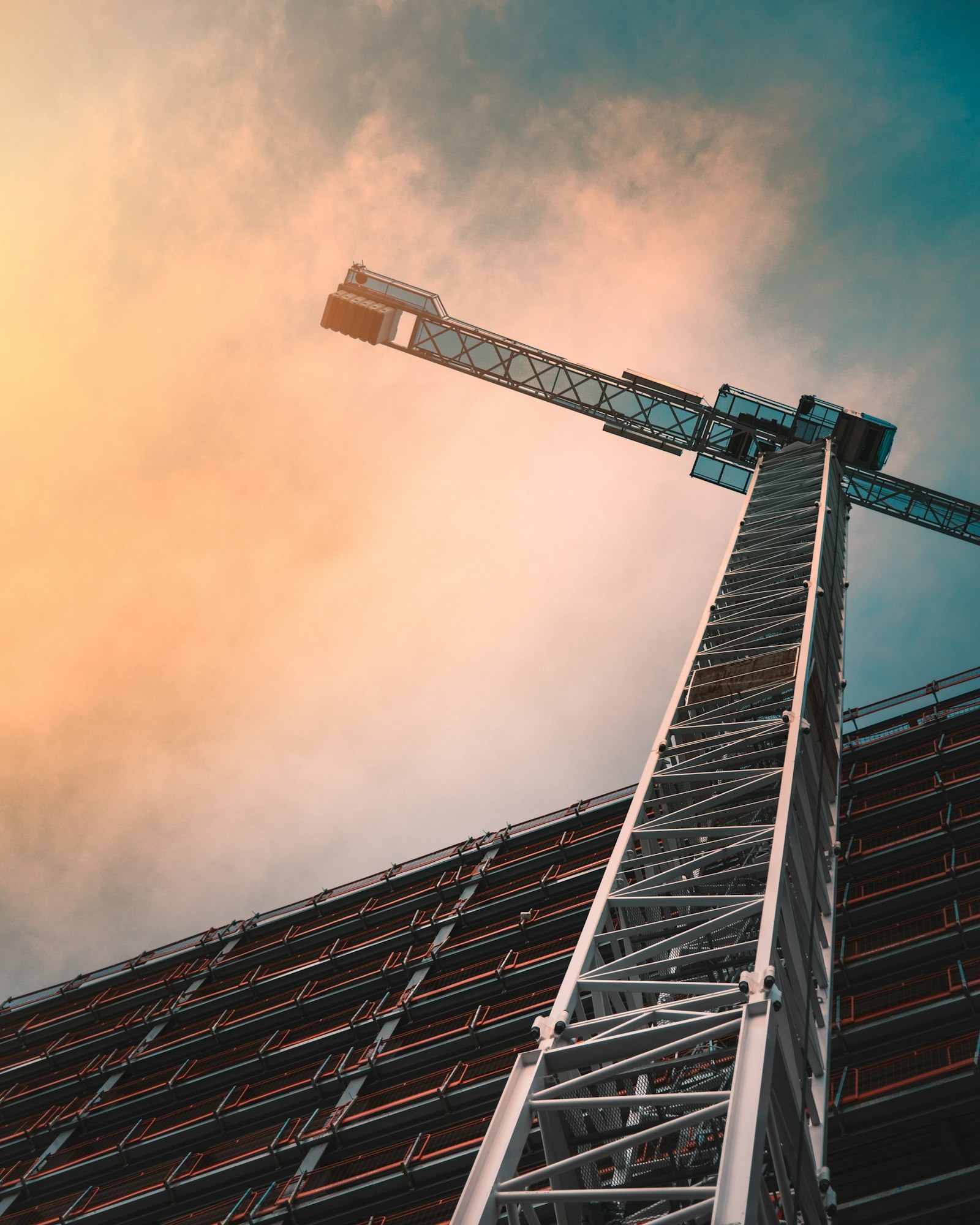 Suivi CAPEX temps réel en PME : méthode en six étapes pour structurer huit indicateurs prioritaires et réduire les dépassements de 60 à 80 % en huit semaines
