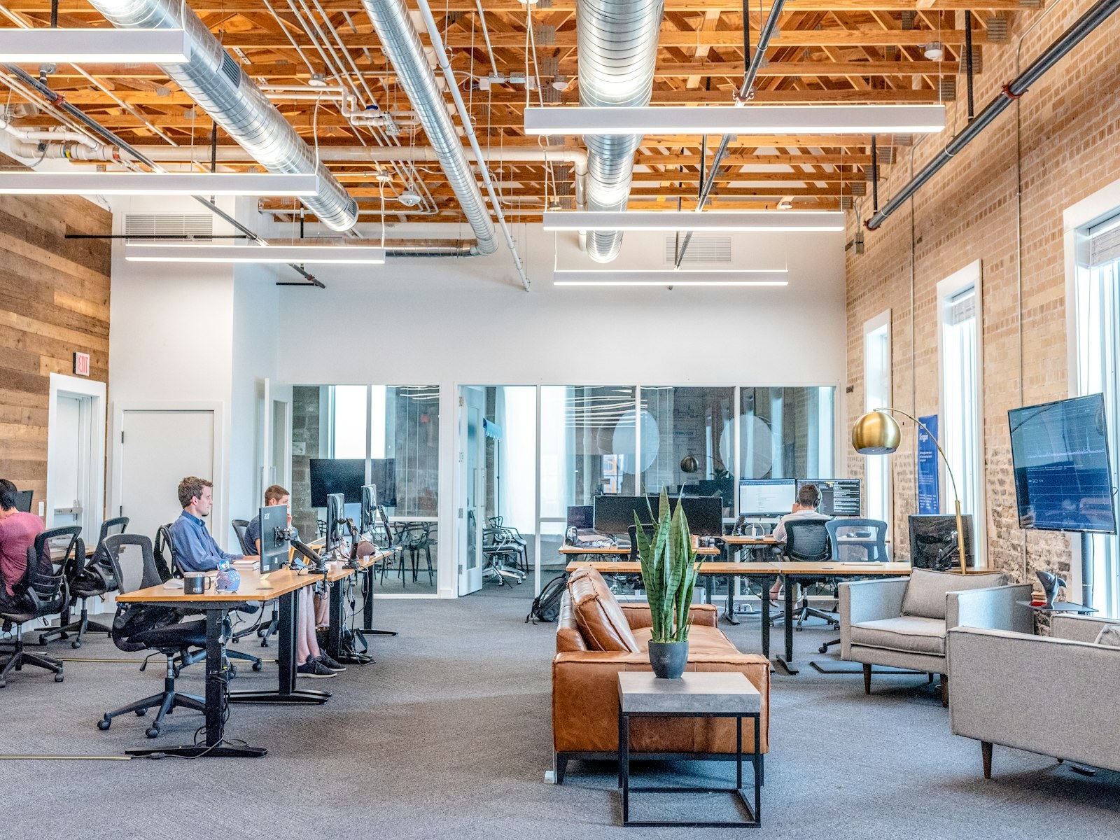 Utiliser le CRM comme levier de motivation commerciale : six étapes et huit transformations pour engager son équipe de vente