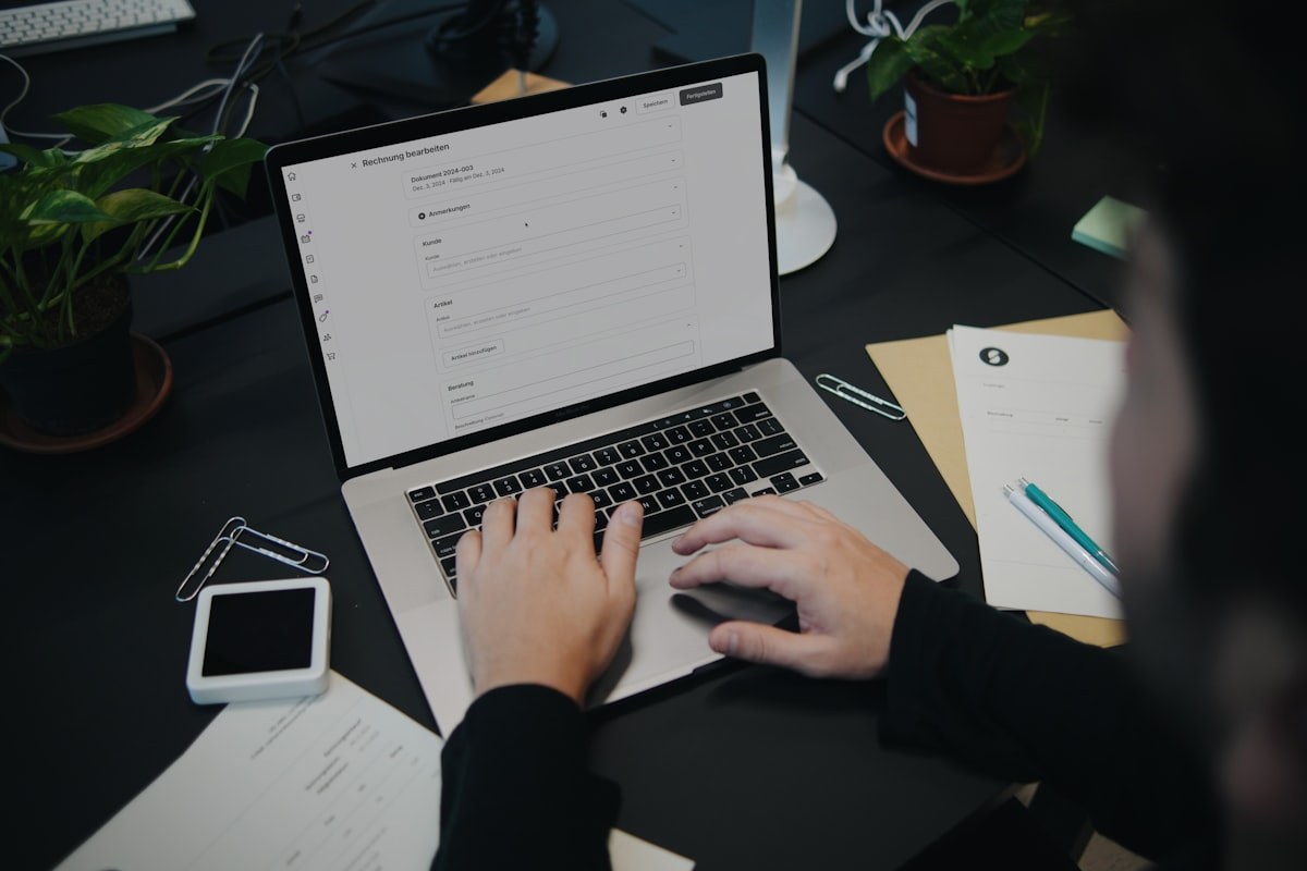 Centralisation de la gestion RH avec OperaFlux en PME : méthode en six étapes pour structurer huit transformations chiffrées et libérer 0,8 à 1,8 ETP RH en huit semaines