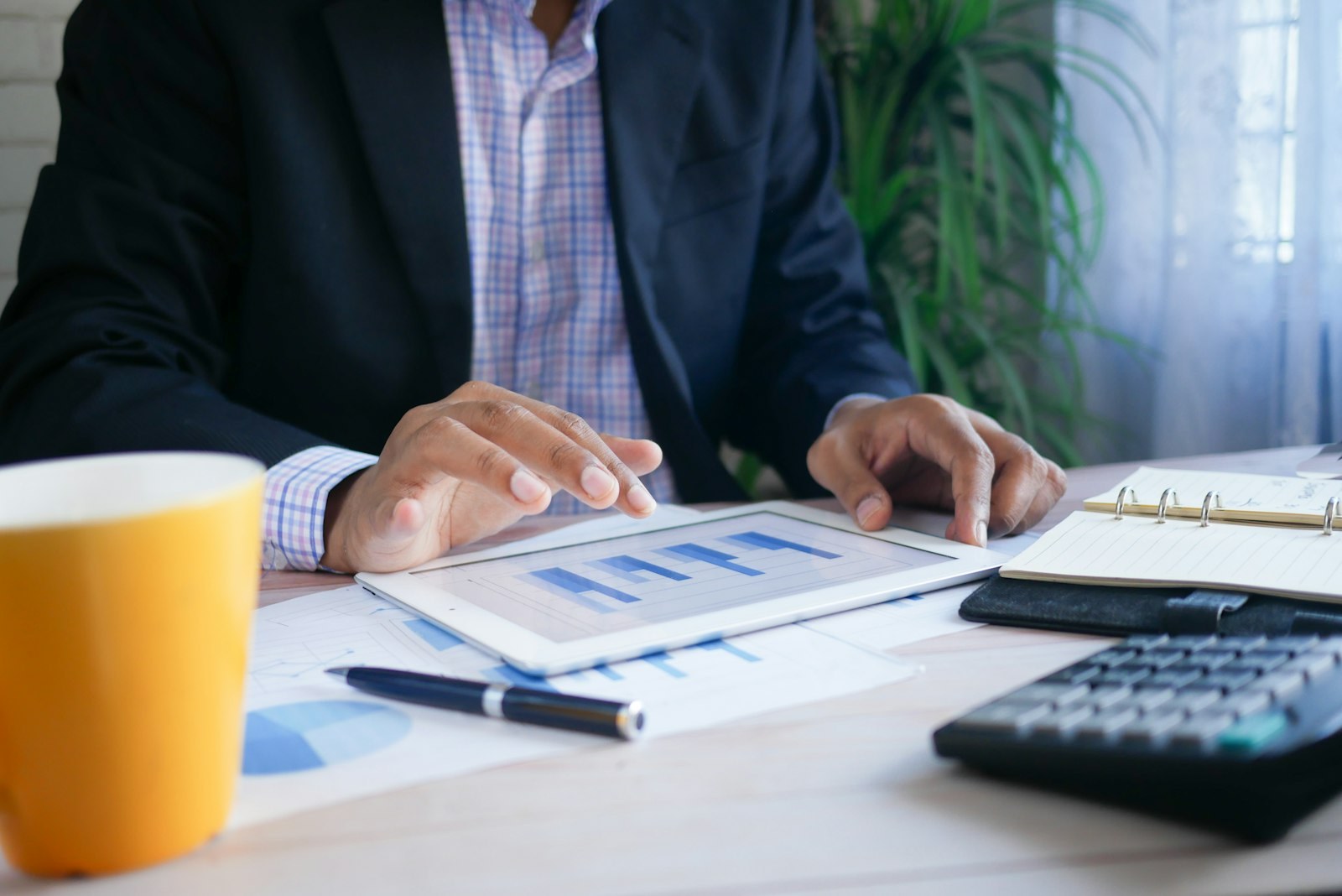 Maîtrise des états financiers en PME : méthode en six étapes pour structurer huit indicateurs clés et améliorer la marge nette de 18 à 35 % en quatre semaines