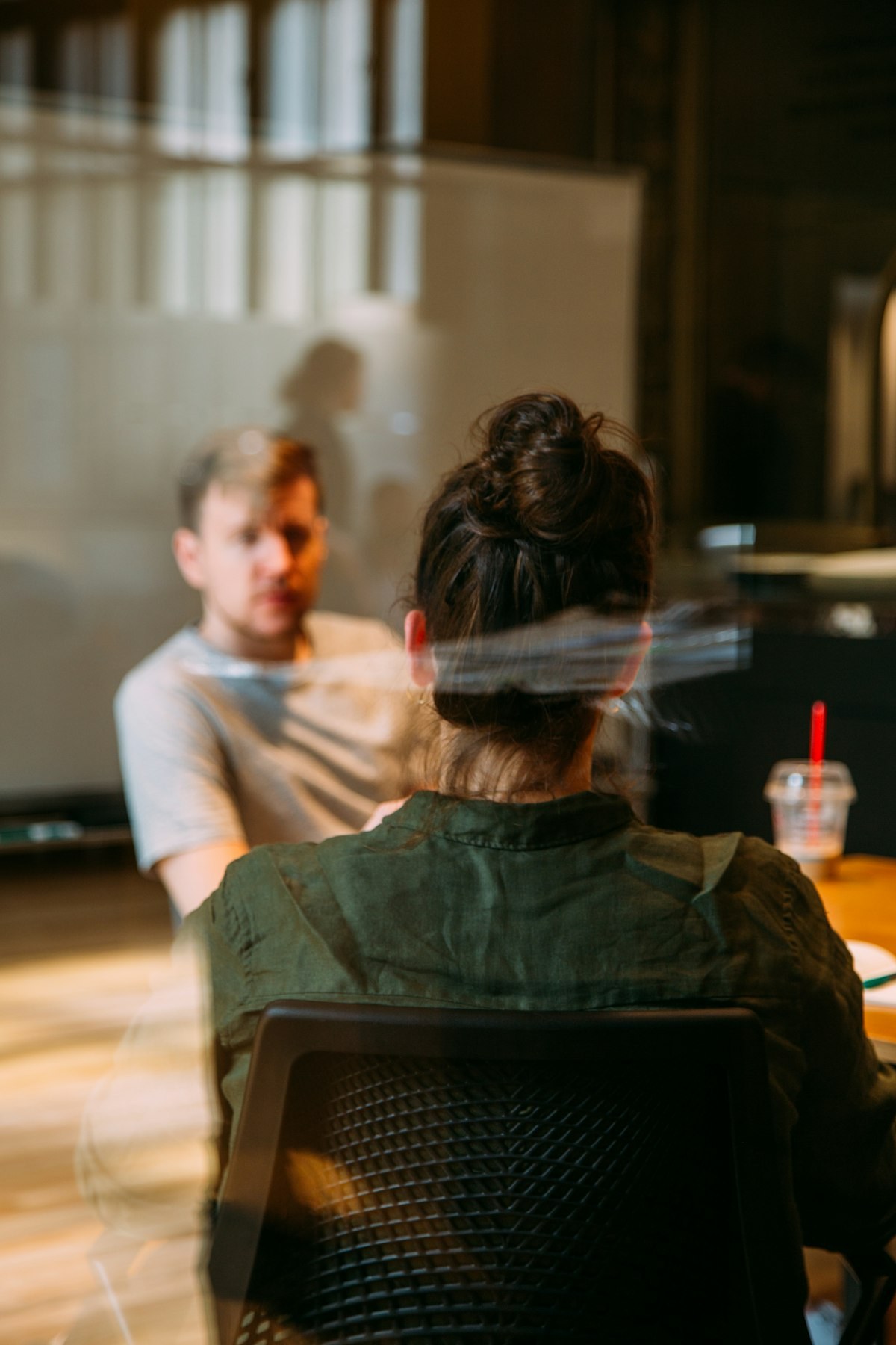 Entretiens professionnels obligatoires en PME : méthode en six étapes pour structurer huit transformations chiffrées et garantir 100 % de conformité URSSAF en huit semaines