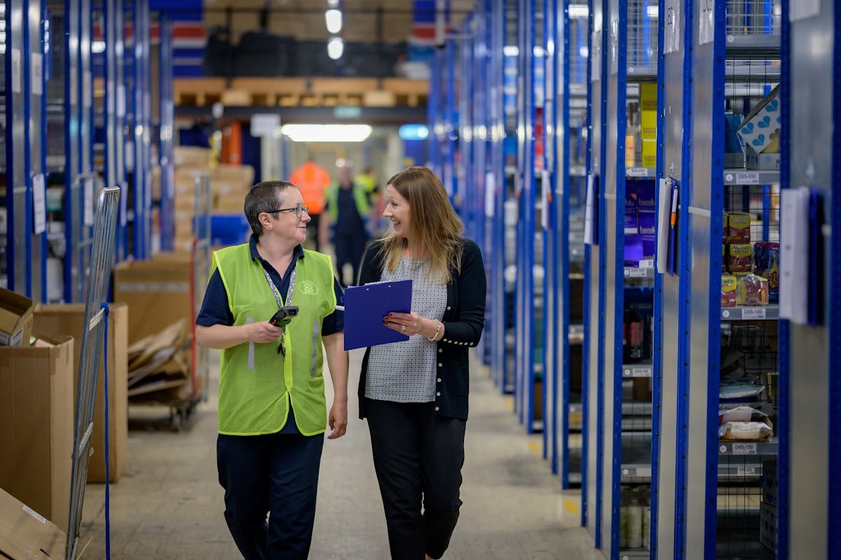 Négociation achats data-driven avec fournisseurs en PME : méthode en six étapes pour structurer huit transformations chiffrées et économiser 5 à 12 % sur achats indirects en huit semaines