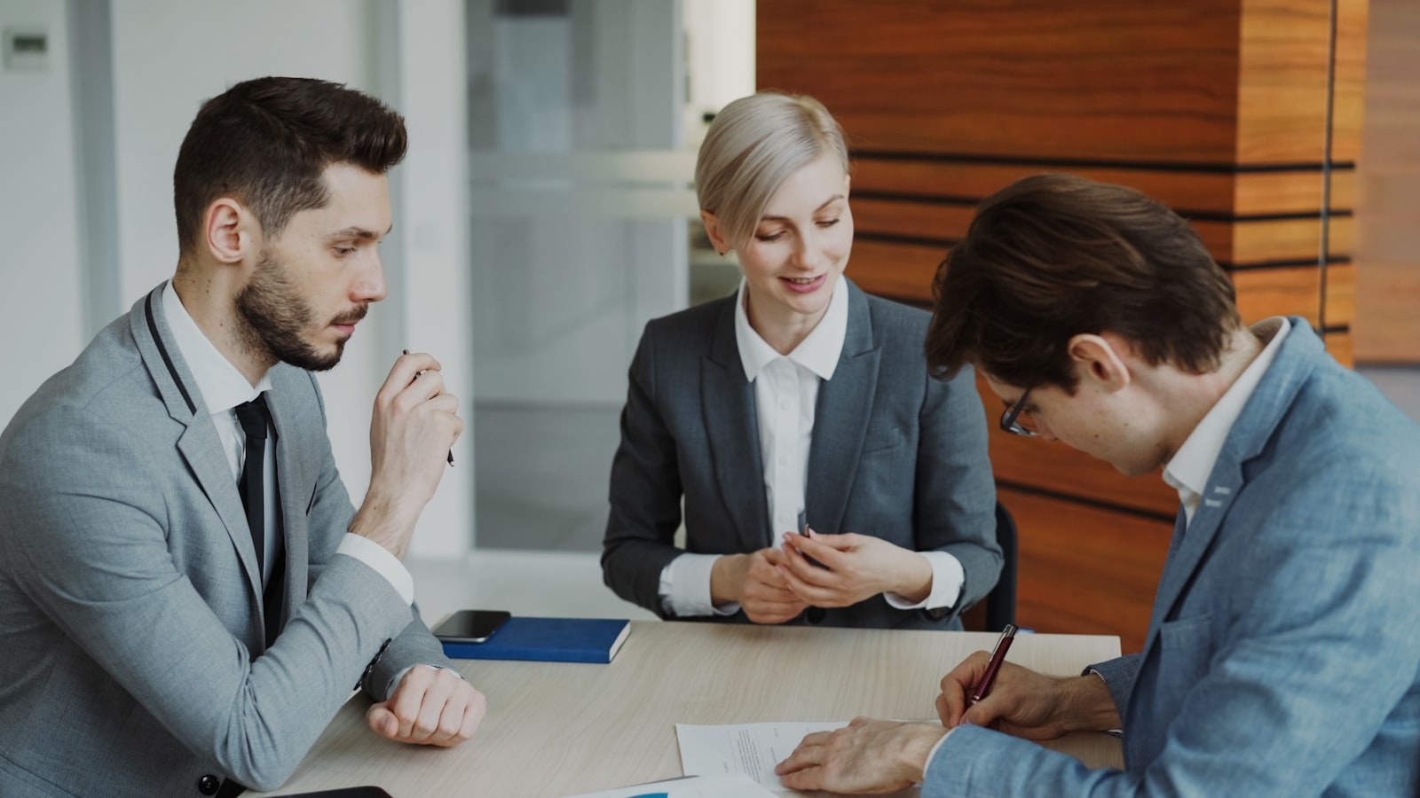 ERP moderne et valorisation de PME : méthode en six étapes pour structurer huit primes de valorisation chiffrées et gagner 28 à 45 % de prix de cession en douze semaines