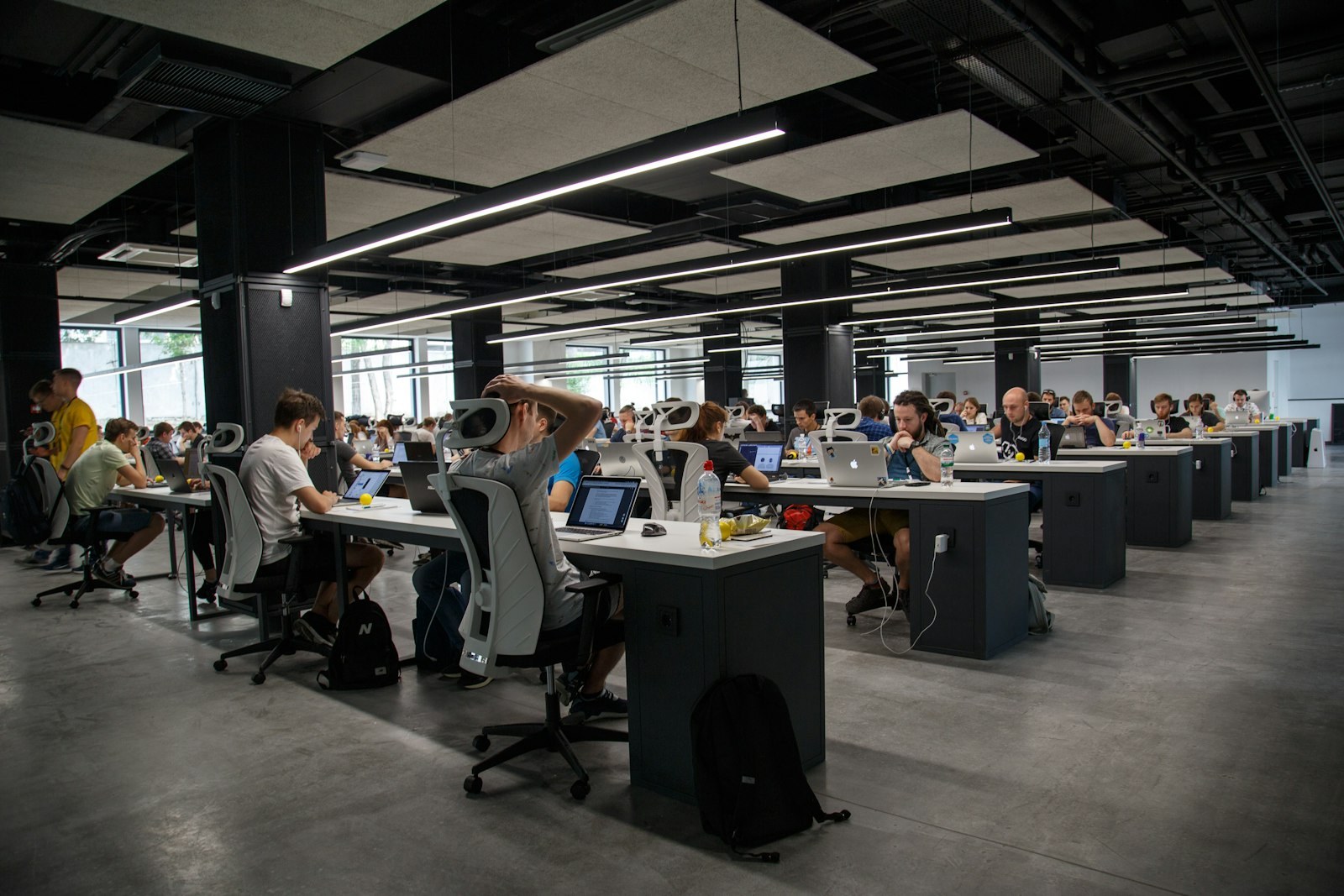 Human-in-the-loop en PME : méthode pour structurer le contrôle humain sur l'IA en huit semaines