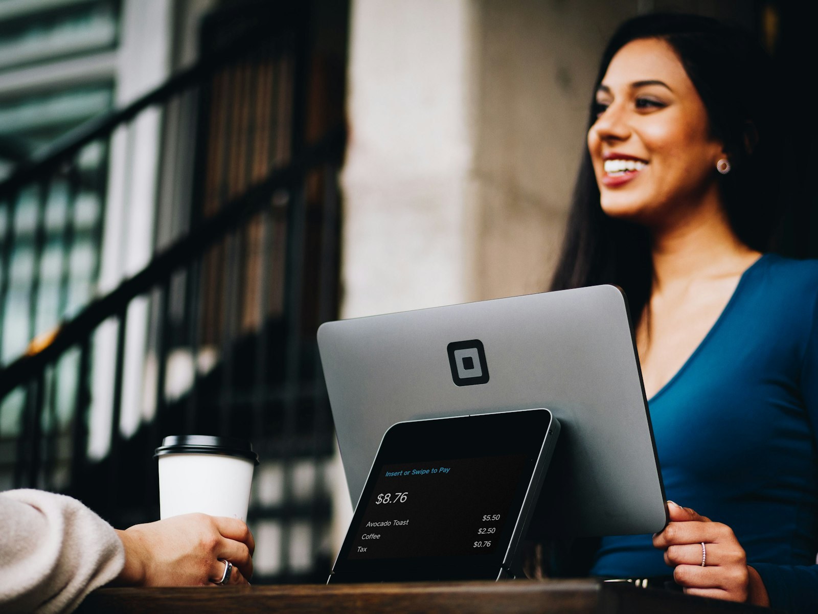 Self-service client en PME : six étapes pour réduire la charge support de 30 à 50 % et améliorer la satisfaction
