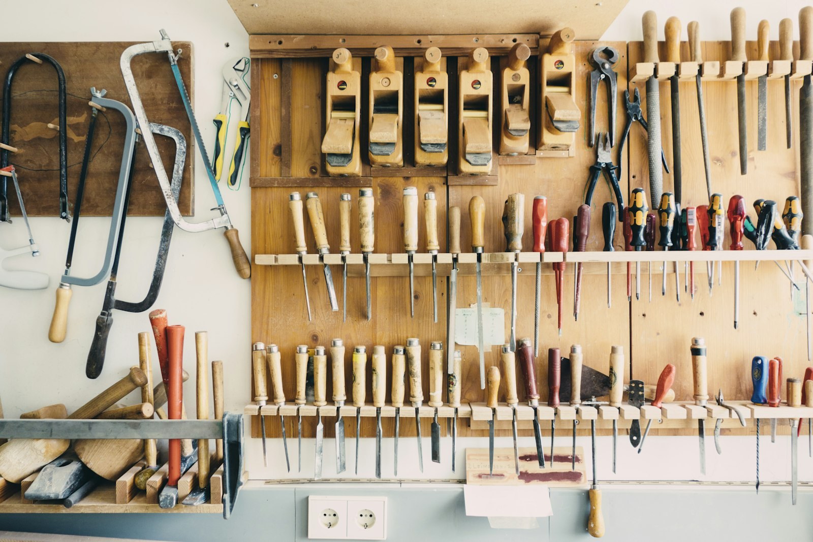 Outils premium pour artisan du luxe : grille de choix PME